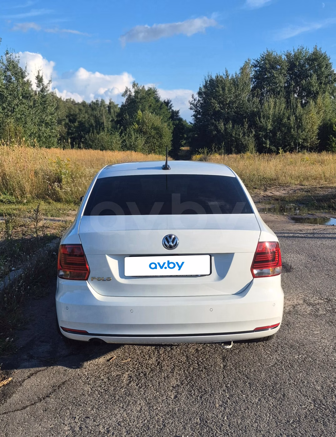 Volkswagen Polo Sedan фото 2