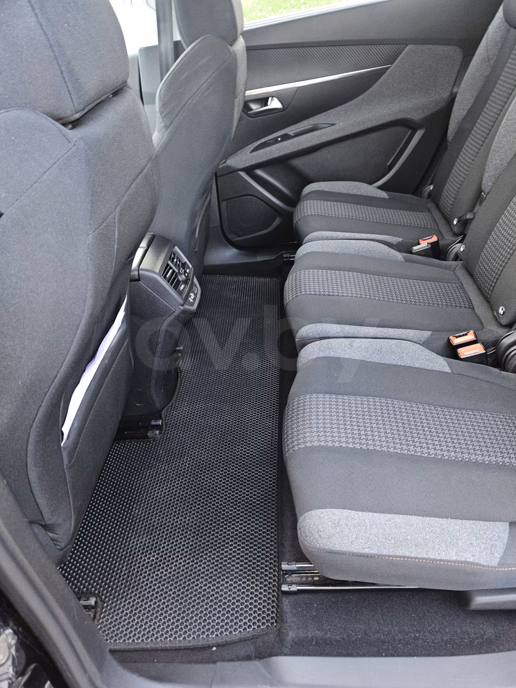 Peugeot 5008 фото 2
