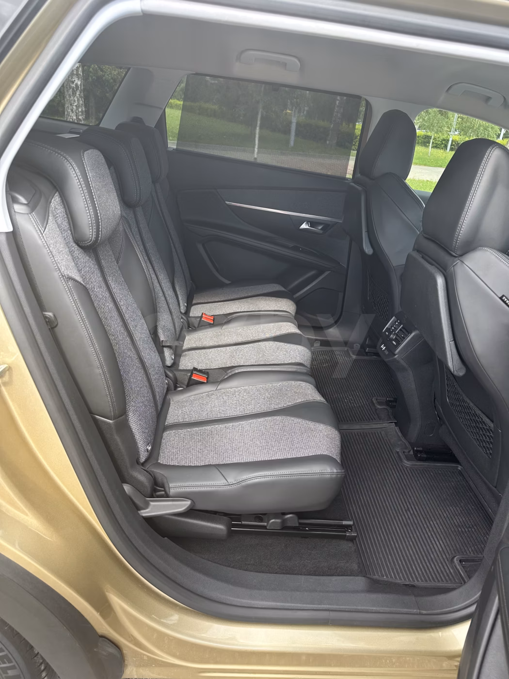 Peugeot 5008 фото 16