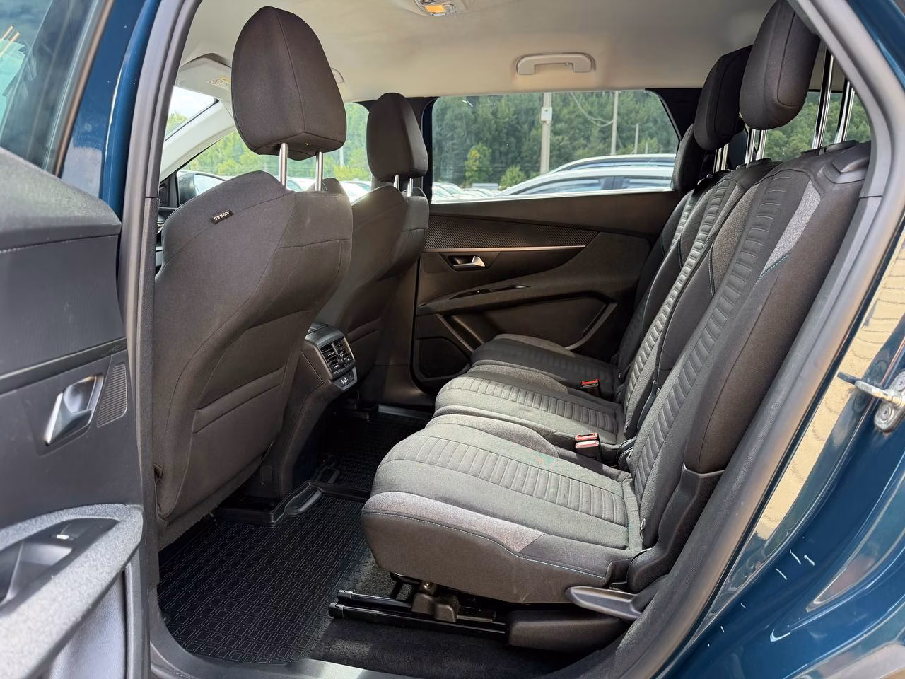 Peugeot 5008 фото 10