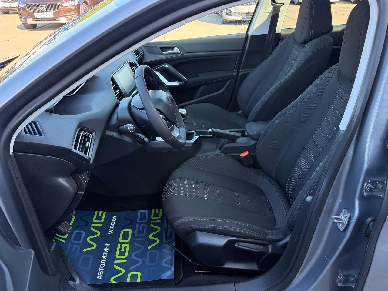 Peugeot 308 фото 6
