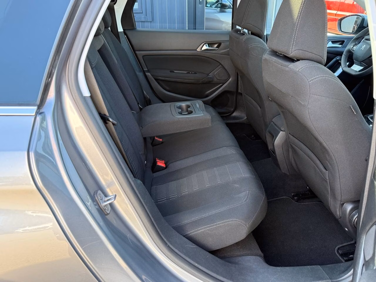 Peugeot 308 фото 13