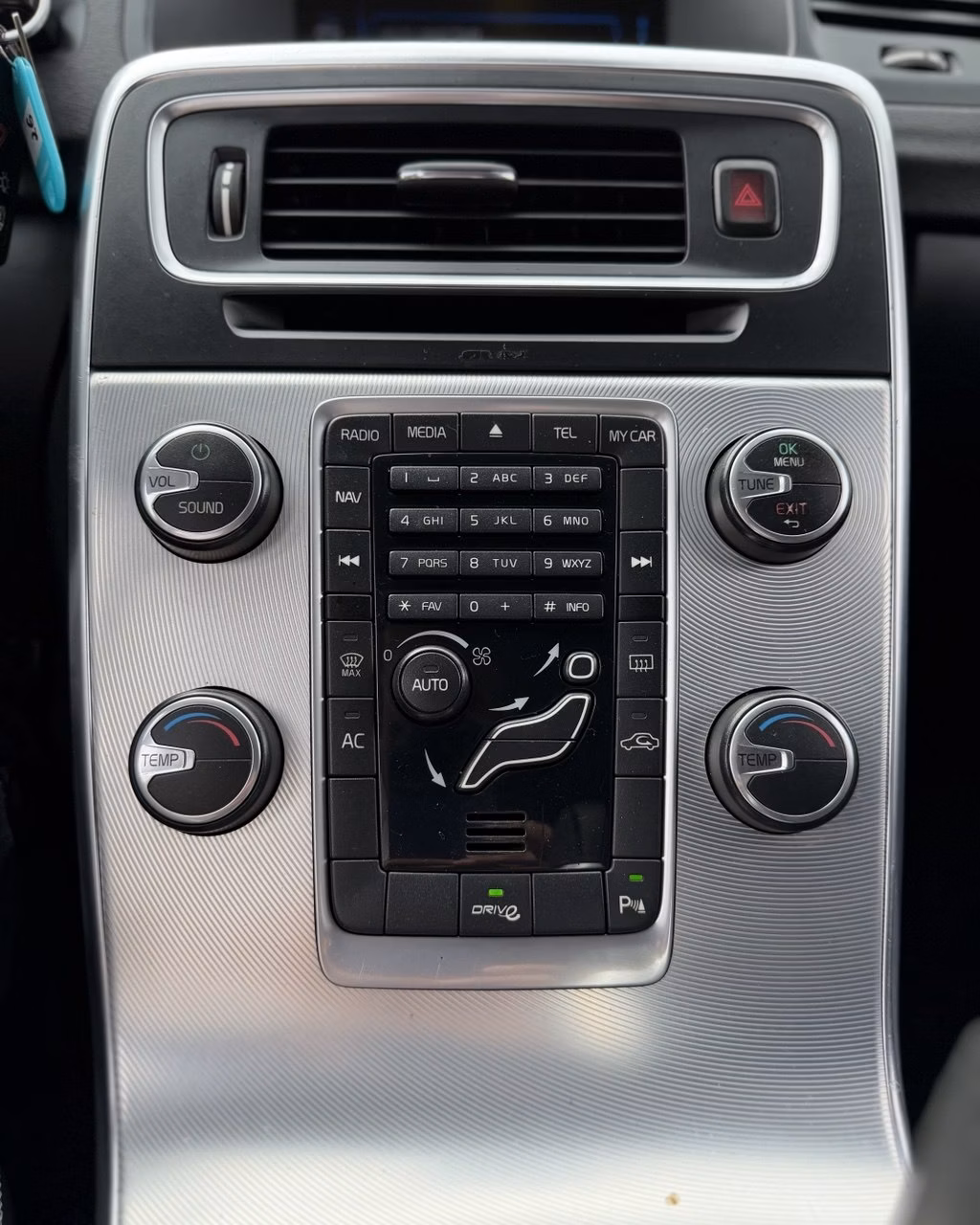 Volvo S60 фото 16