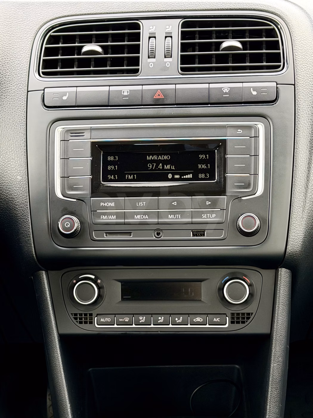 Volkswagen Polo Sedan фото 11