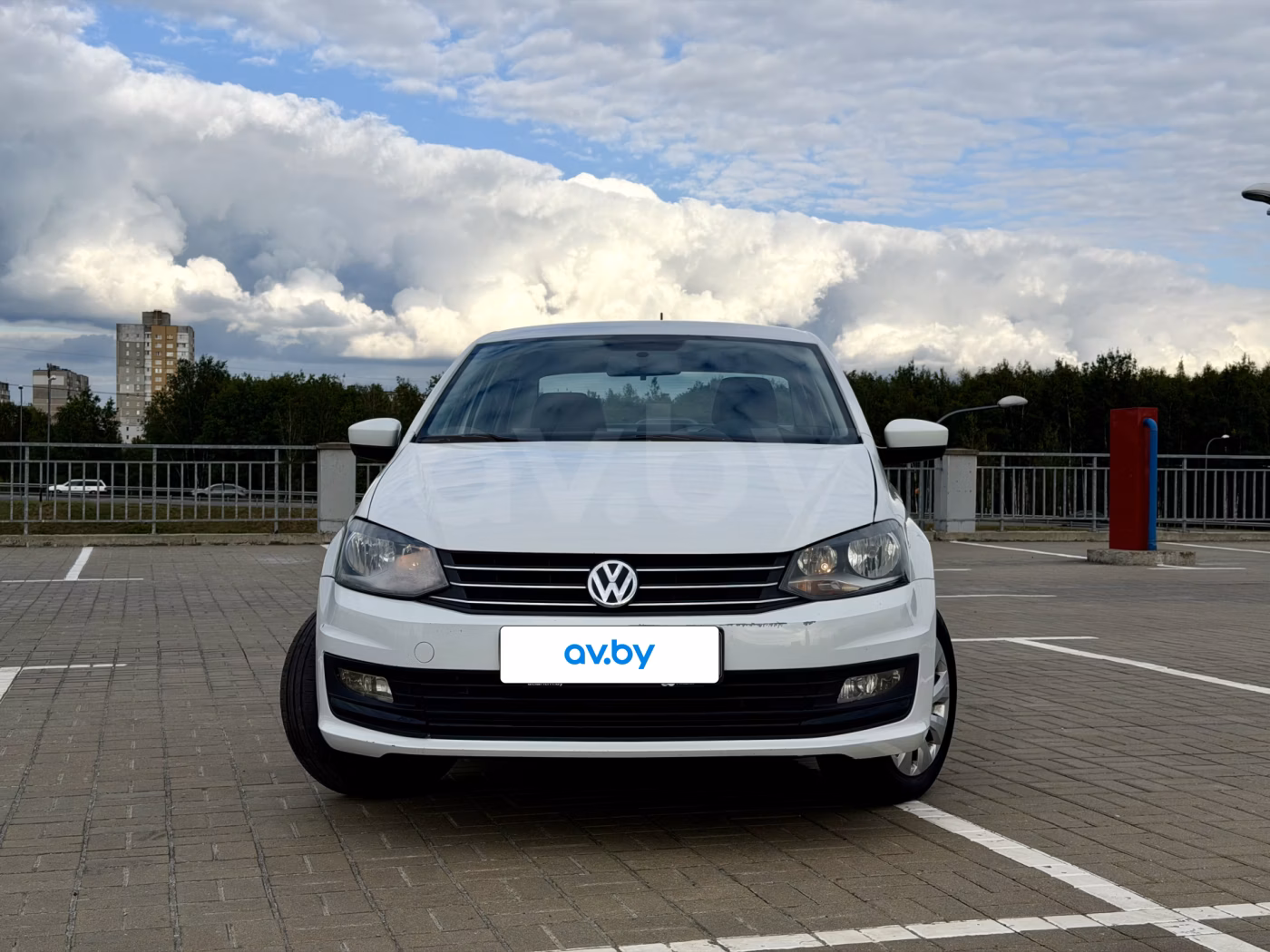 Volkswagen Polo Sedan фото 2