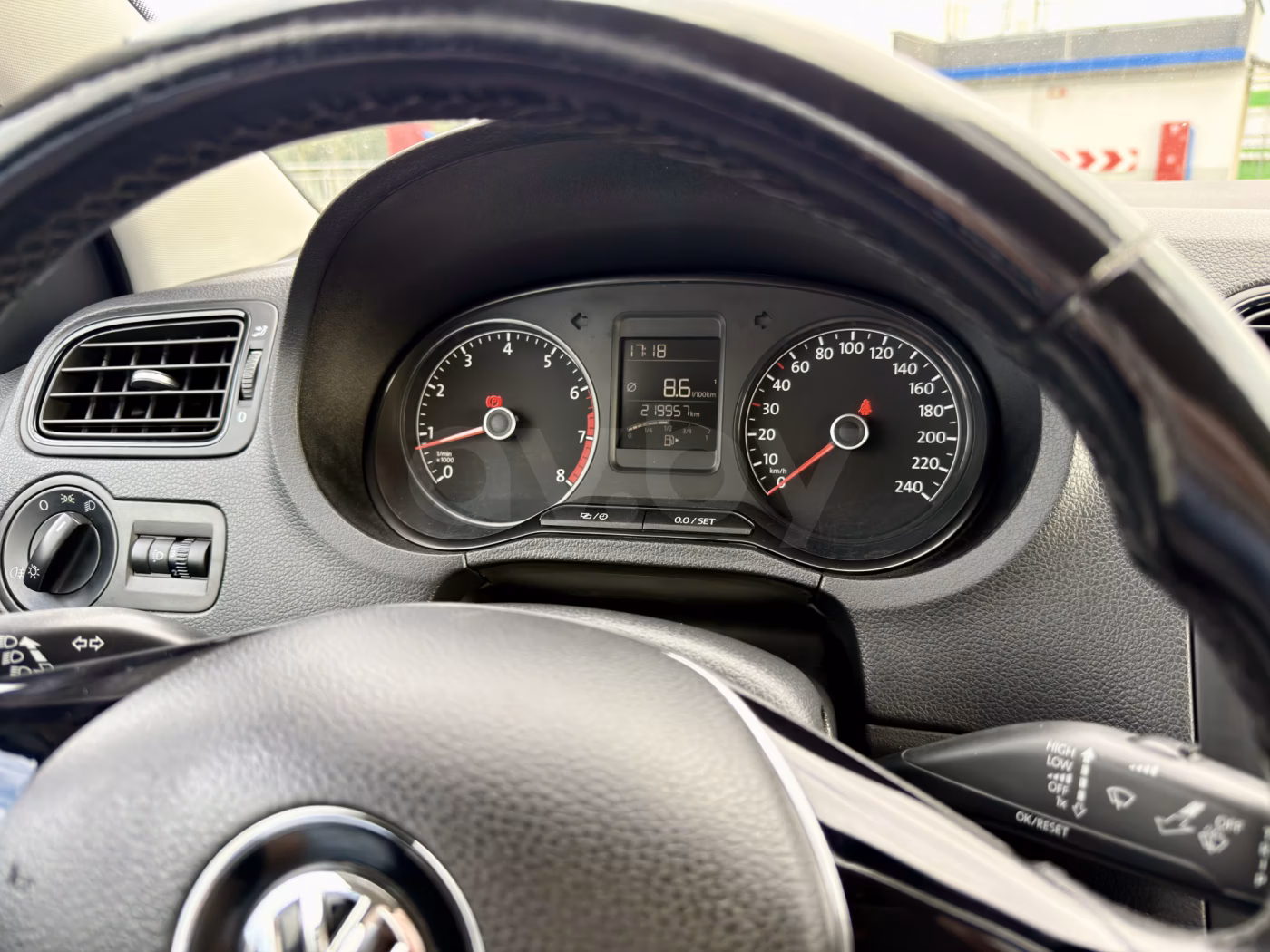 Volkswagen Polo Sedan фото 10