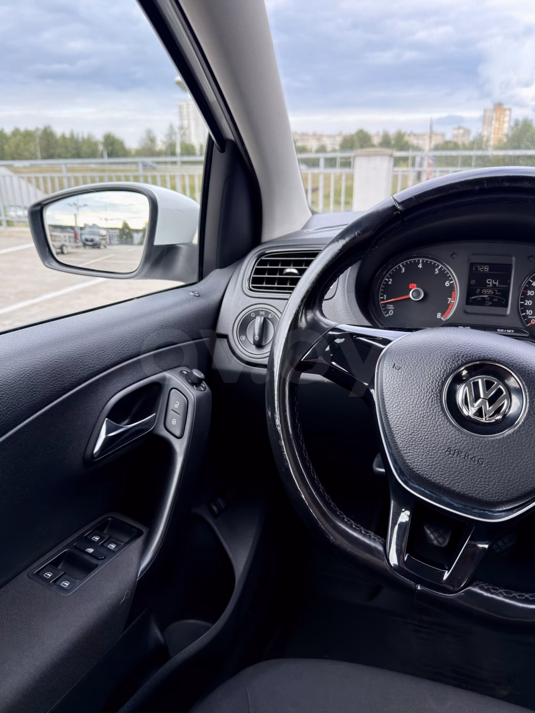 Volkswagen Polo Sedan фото 13