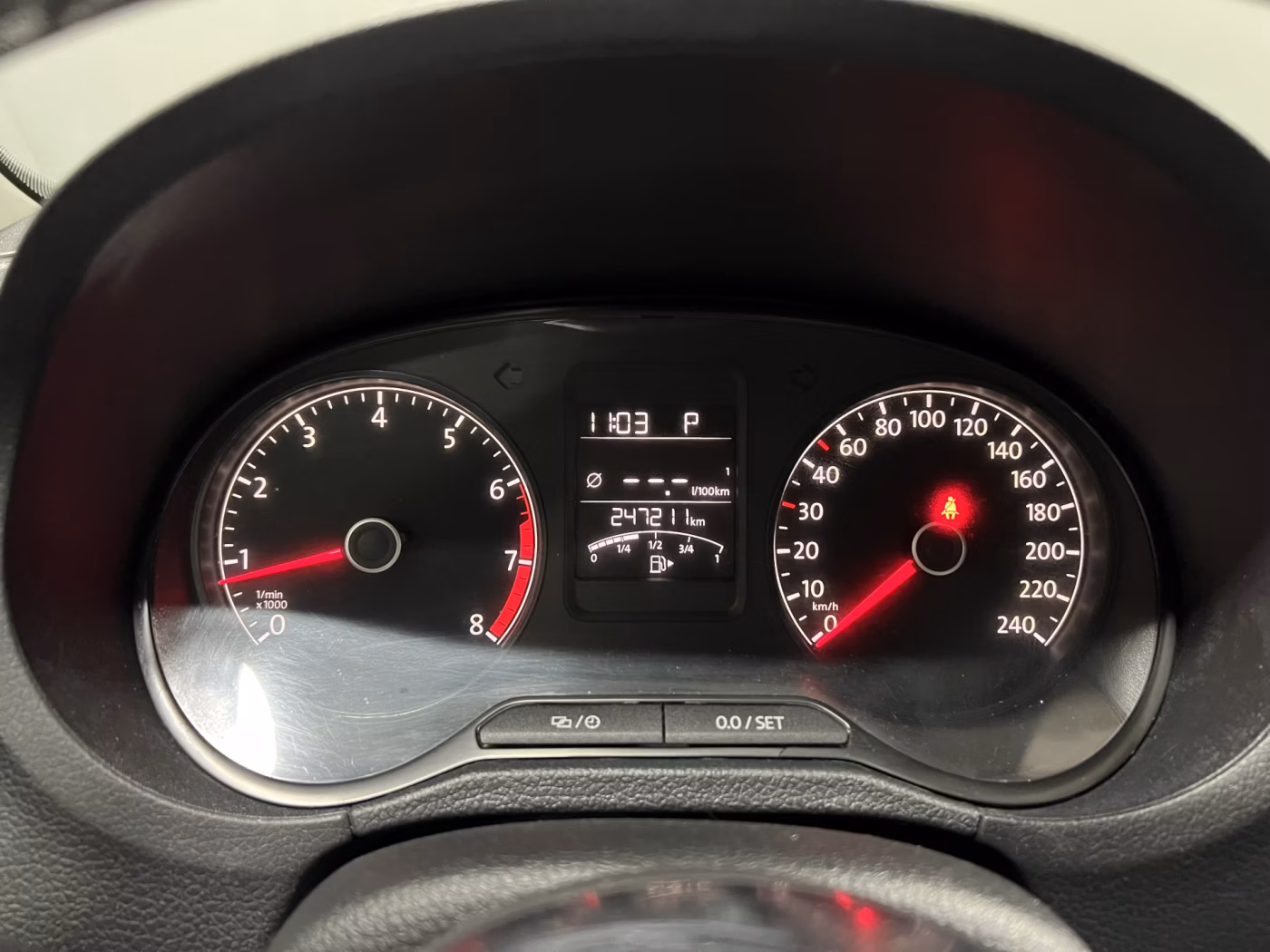 Volkswagen Polo Sedan фото 16