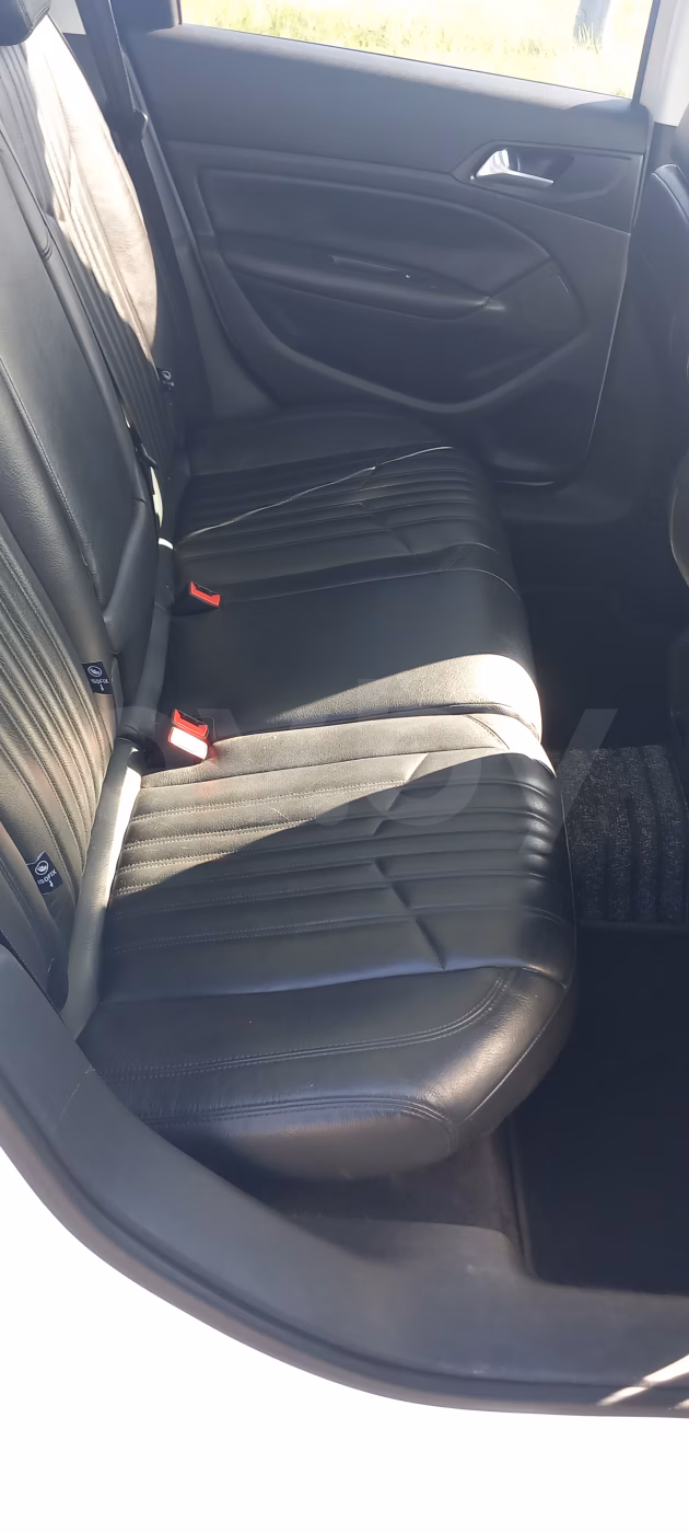 Peugeot 308 фото 13