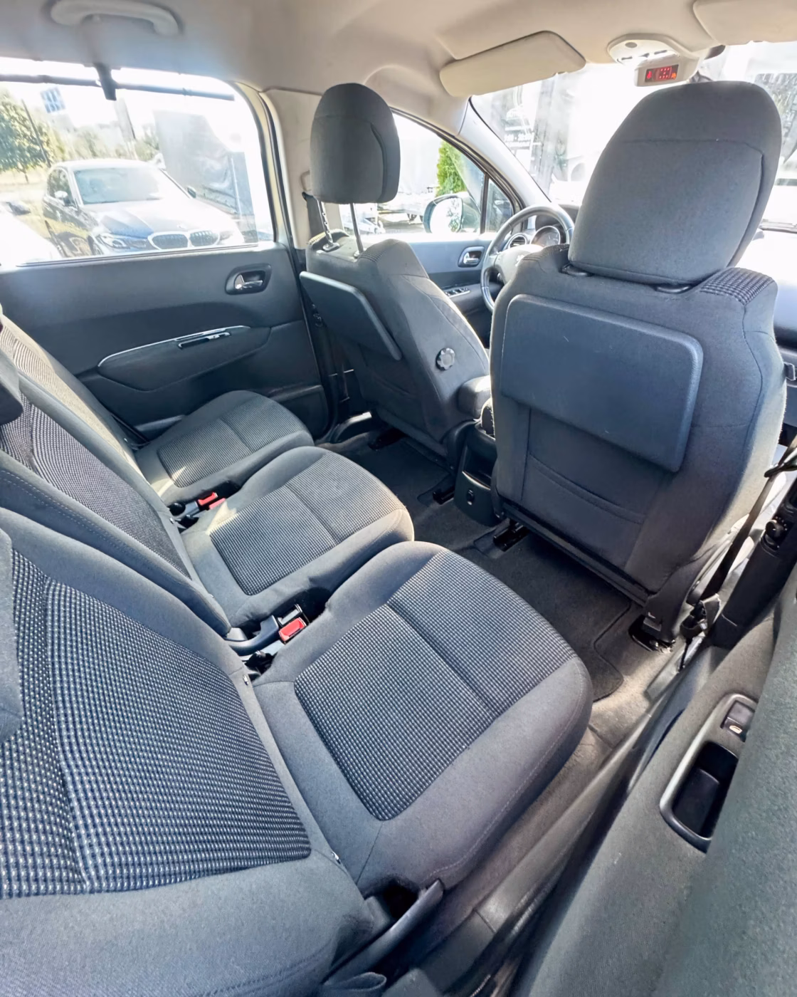 Peugeot 5008 фото 14