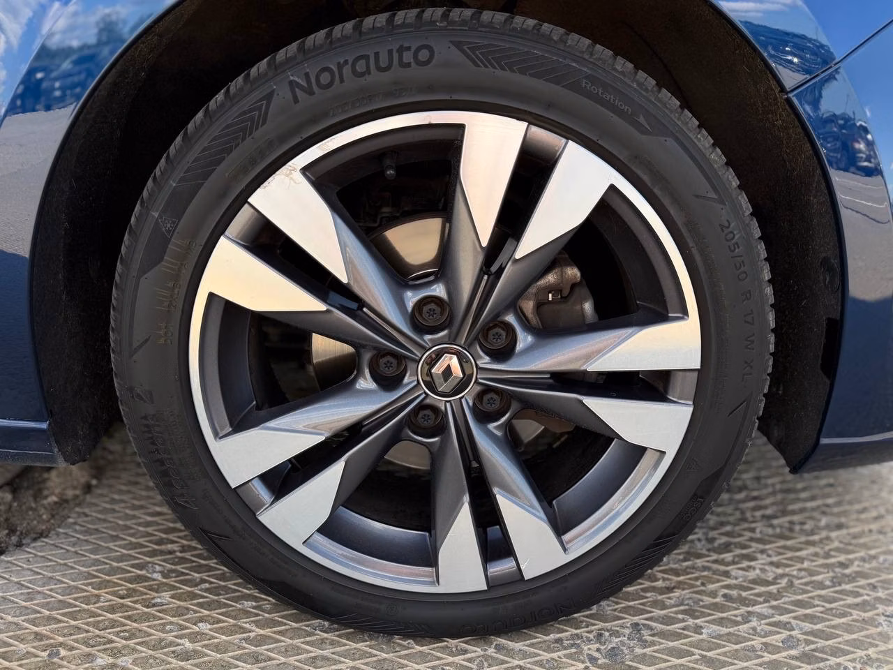 Renault Megane фото 17