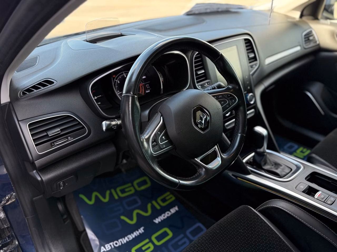 Renault Megane фото 8