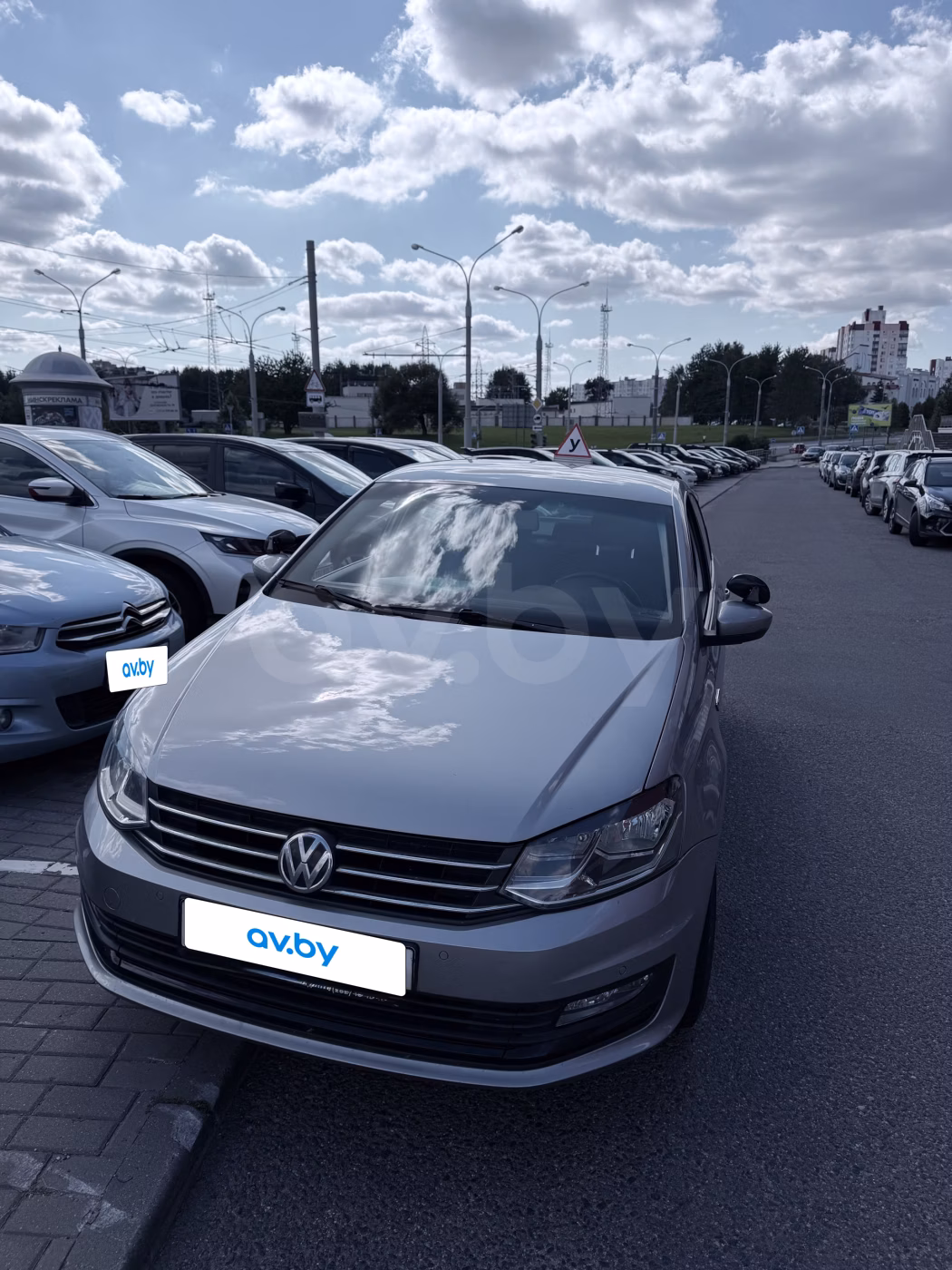 Volkswagen Polo Sedan фото 3