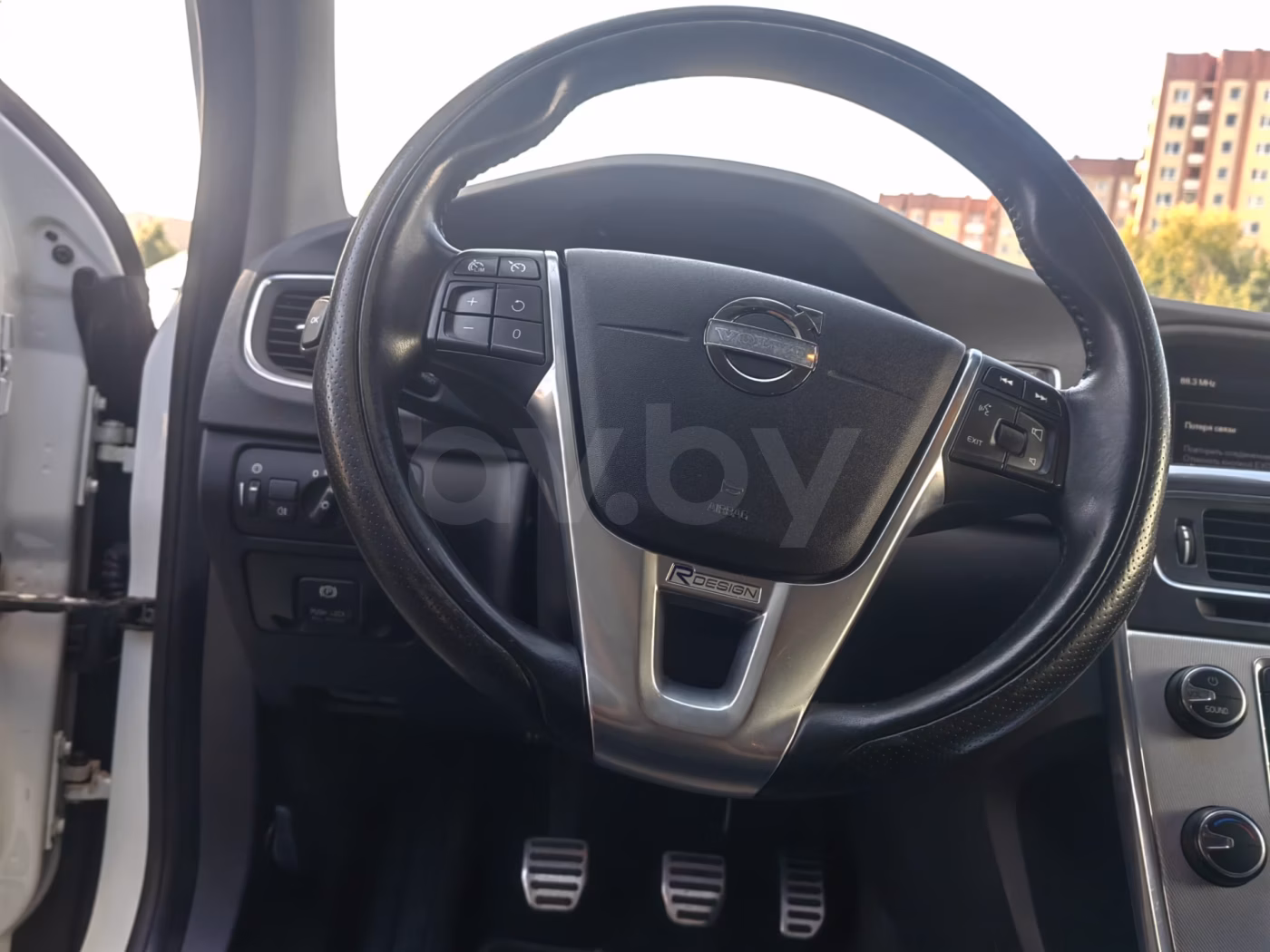 Volvo V60 фото 7