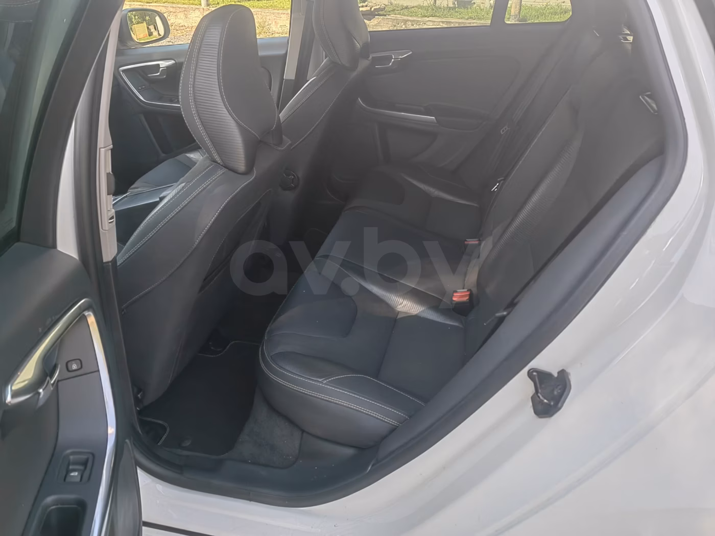 Volvo V60 фото 14