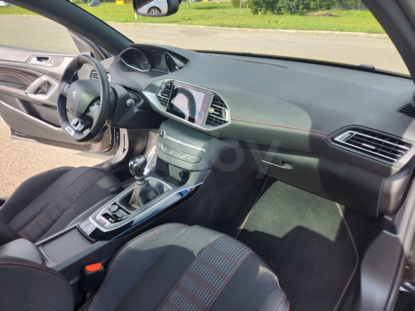 Peugeot 308 фото 15