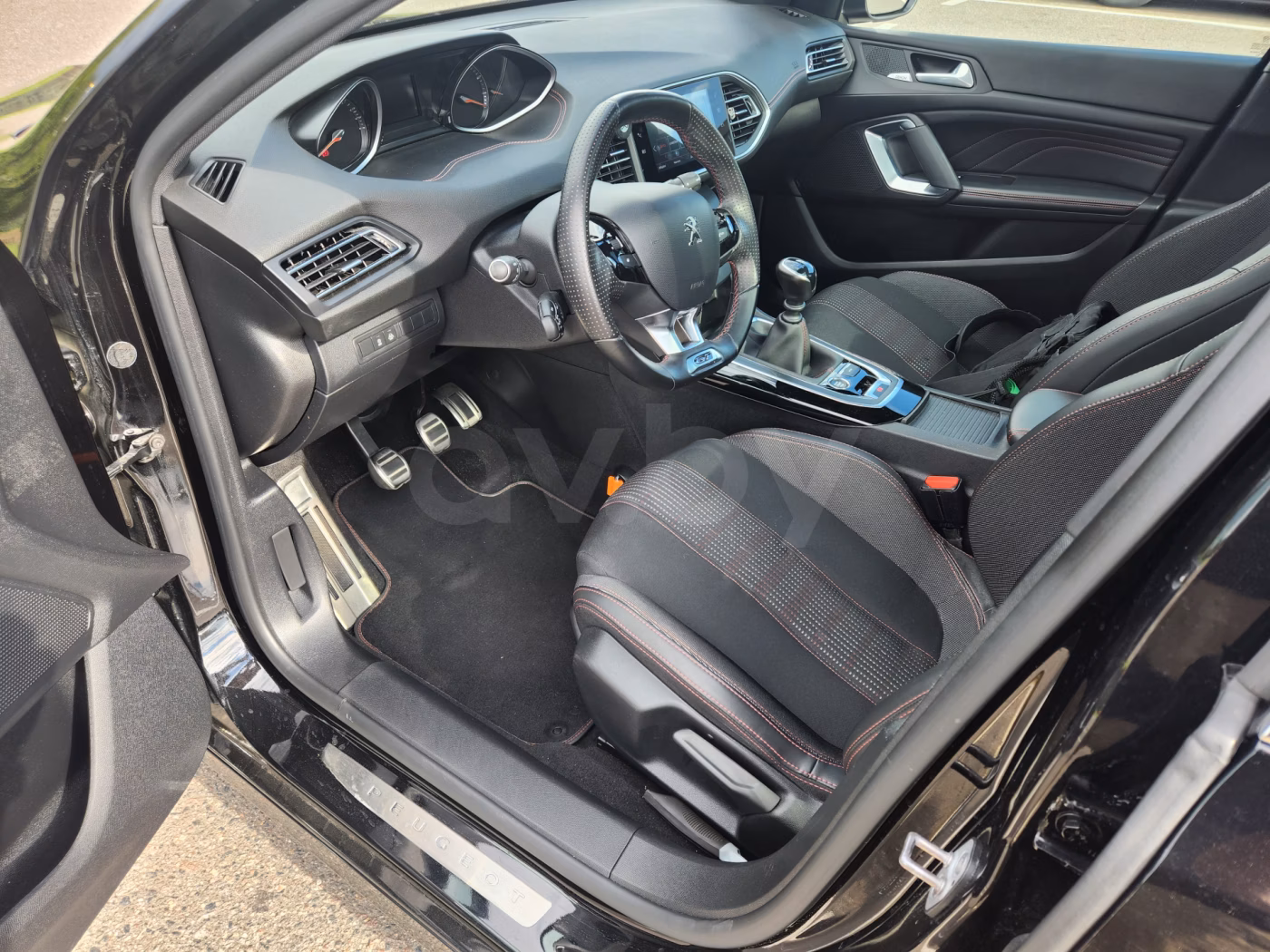 Peugeot 308 фото 11