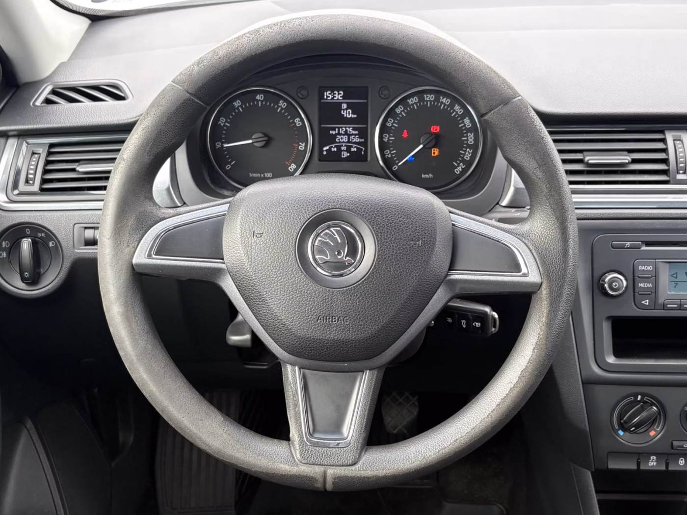 Skoda Rapid фото 8