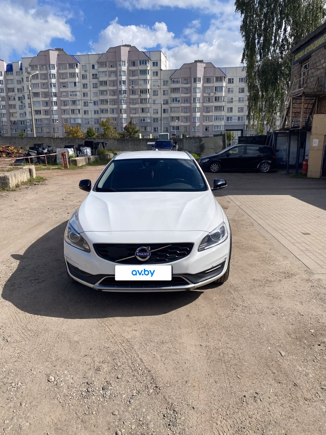Volvo V60 Cross Country фото 2