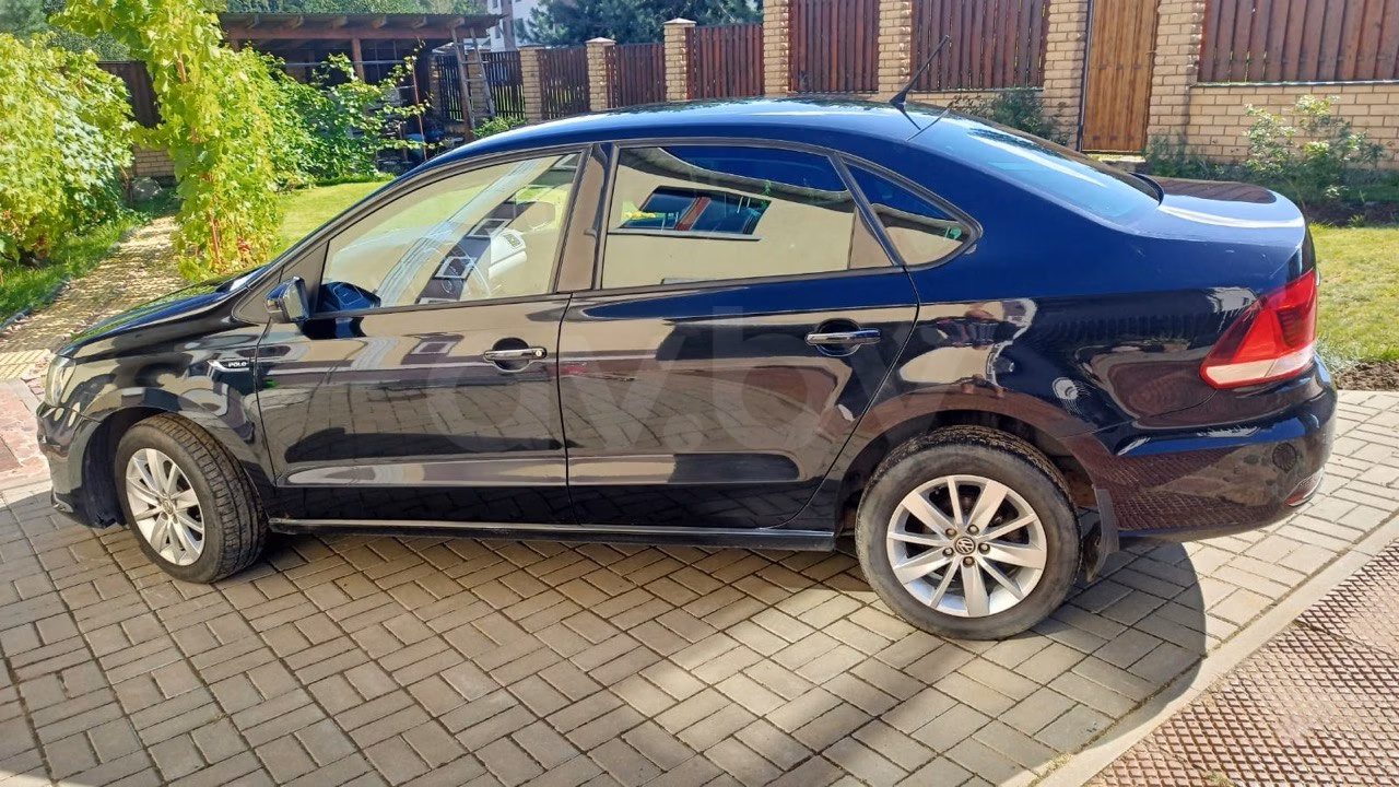 Volkswagen Polo Sedan фото 2