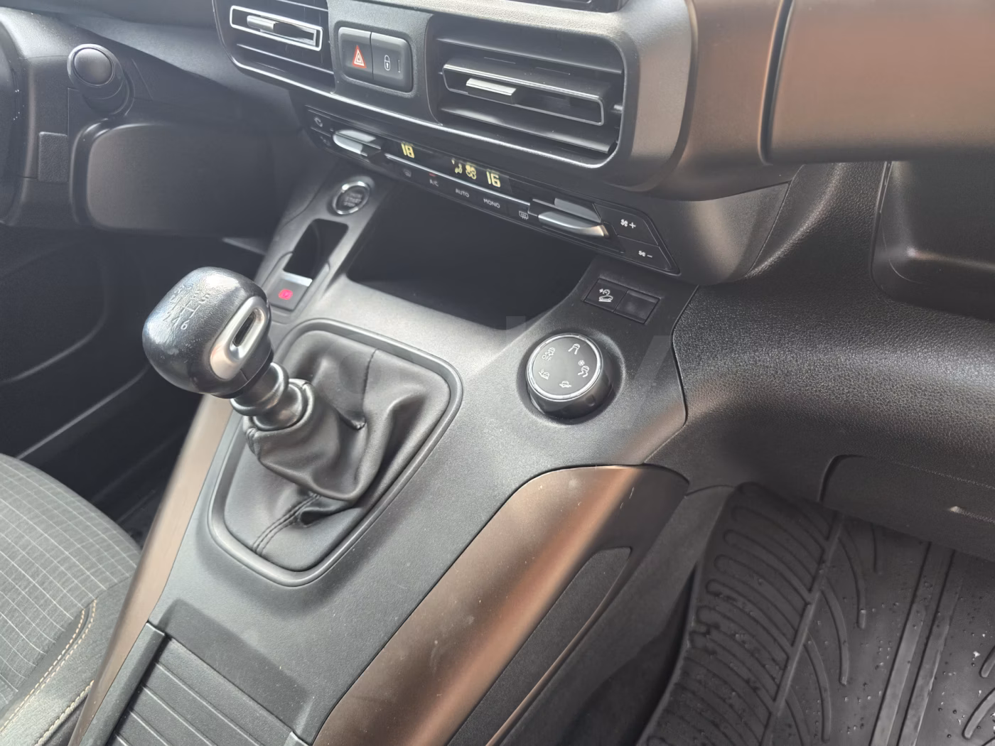 Peugeot Rifter фото 16