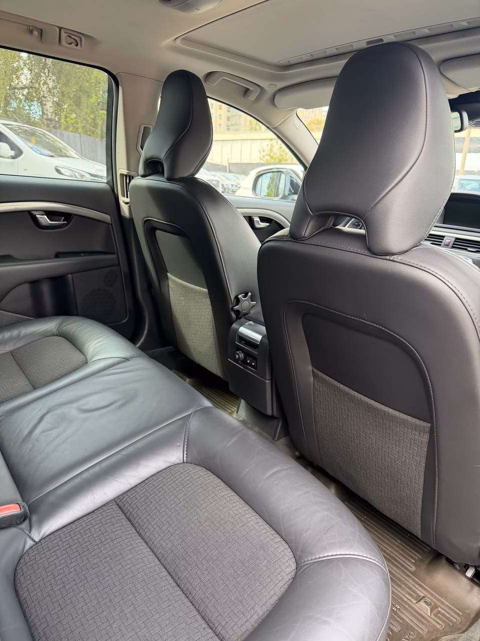 Volvo V70 фото 11