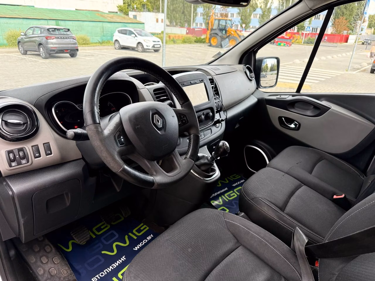 Renault Trafic фото 14