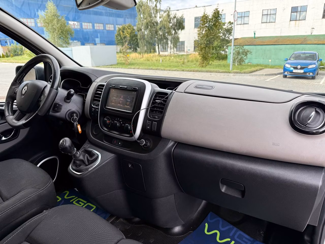Renault Trafic фото 17