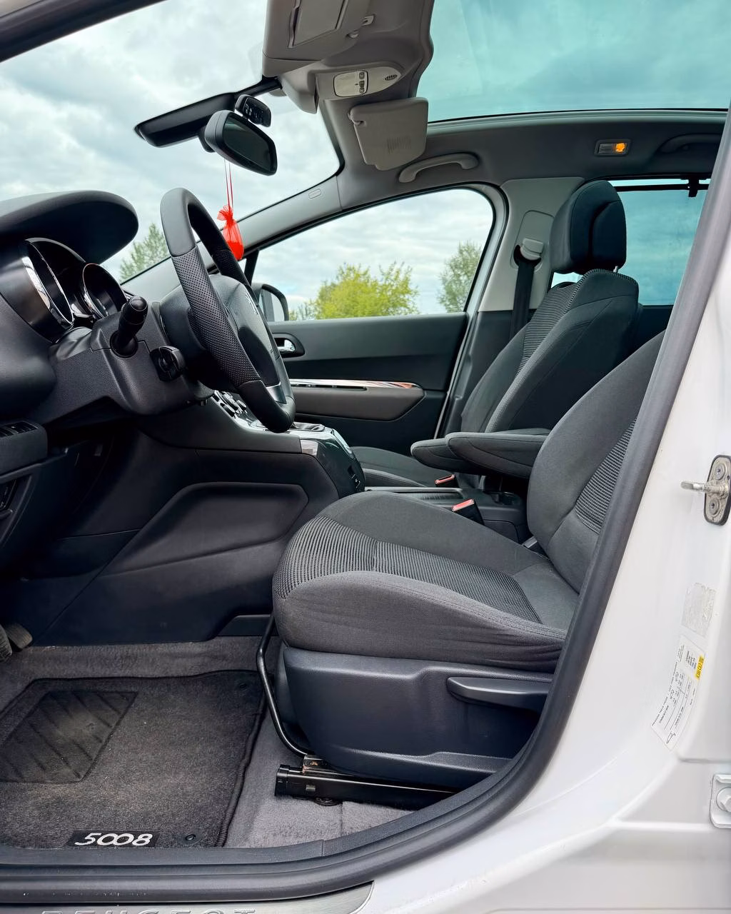 Peugeot 5008 фото 9