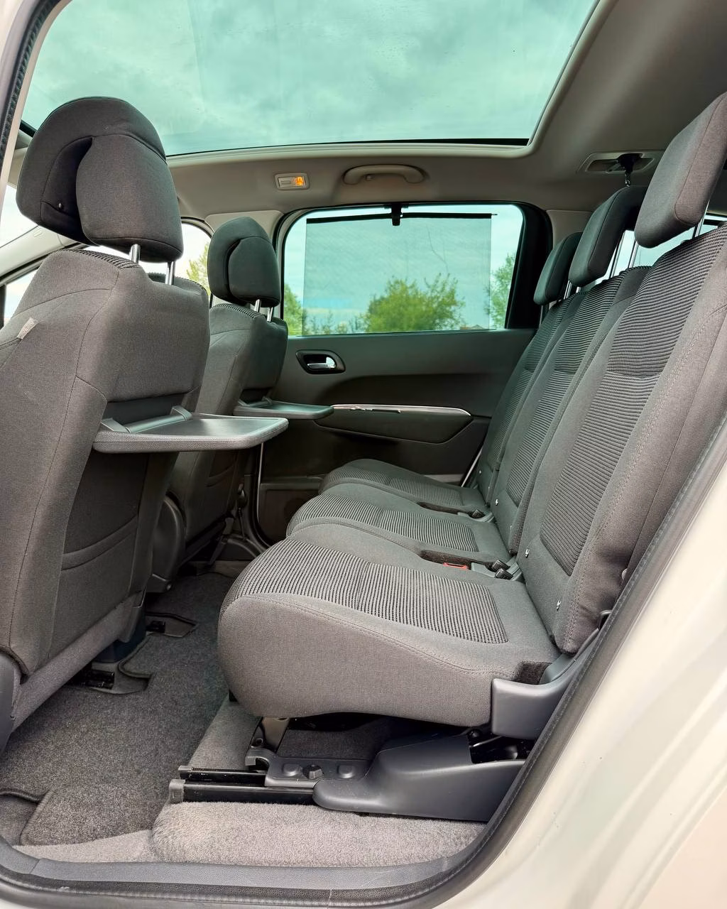 Peugeot 5008 фото 11