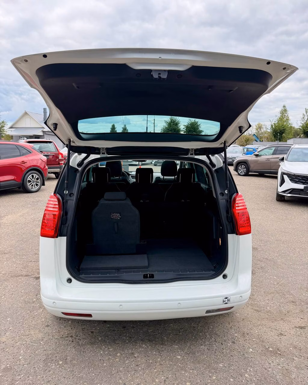 Peugeot 5008 фото 12