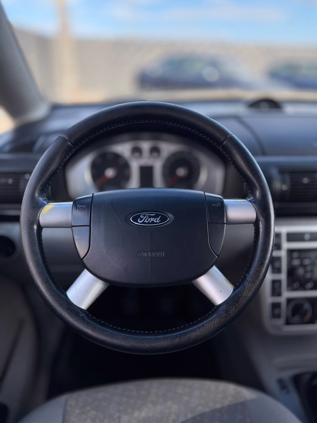 Ford Galaxy фото 9