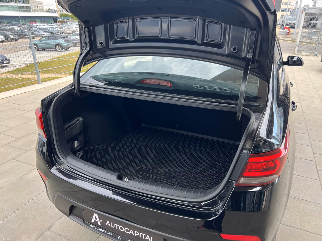 Kia Rio фото 9