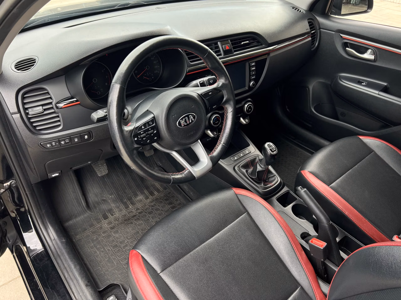 Kia Rio фото 11