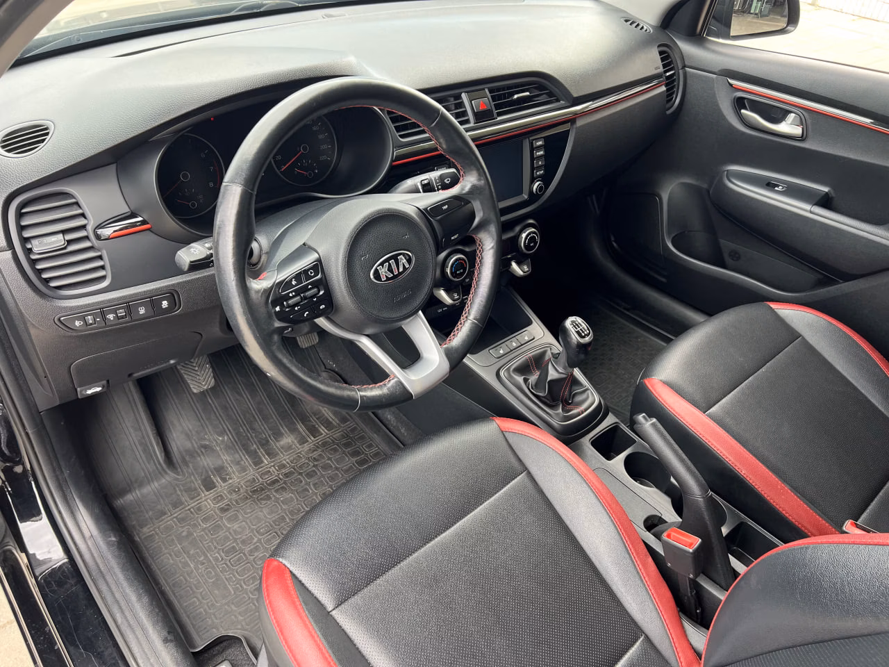 Kia Rio фото 10