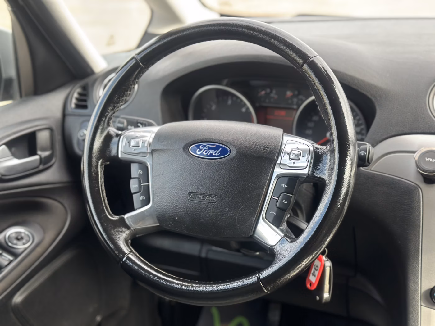 Ford Galaxy фото 14