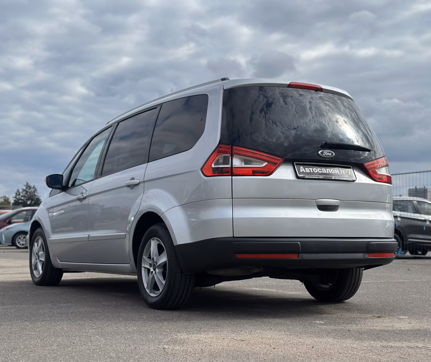 Ford Galaxy фото 7