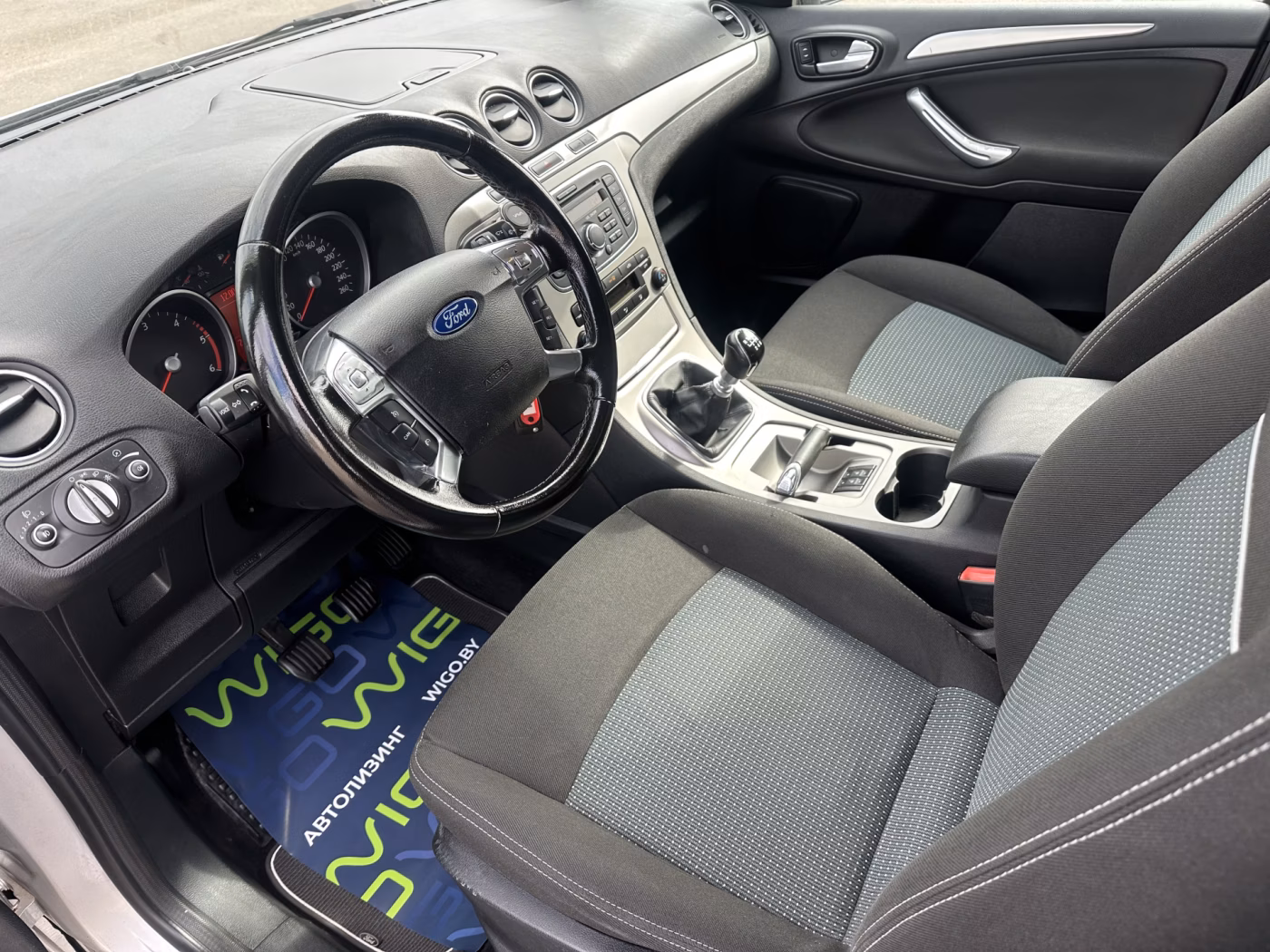 Ford Galaxy фото 8