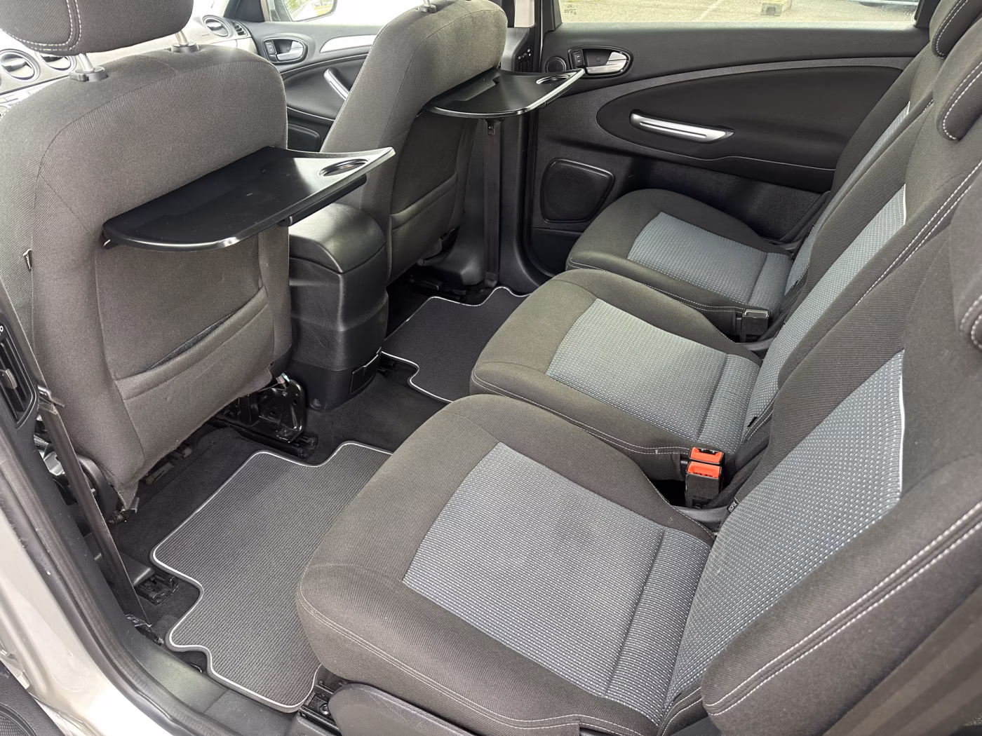 Ford Galaxy фото 9