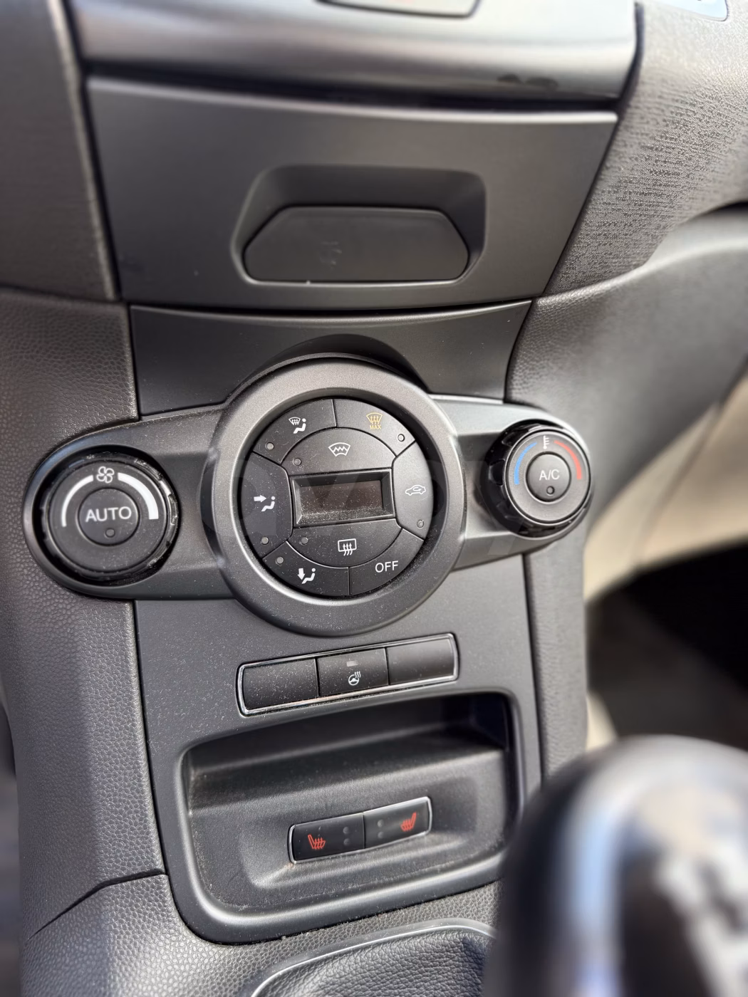 Ford Fiesta фото 11