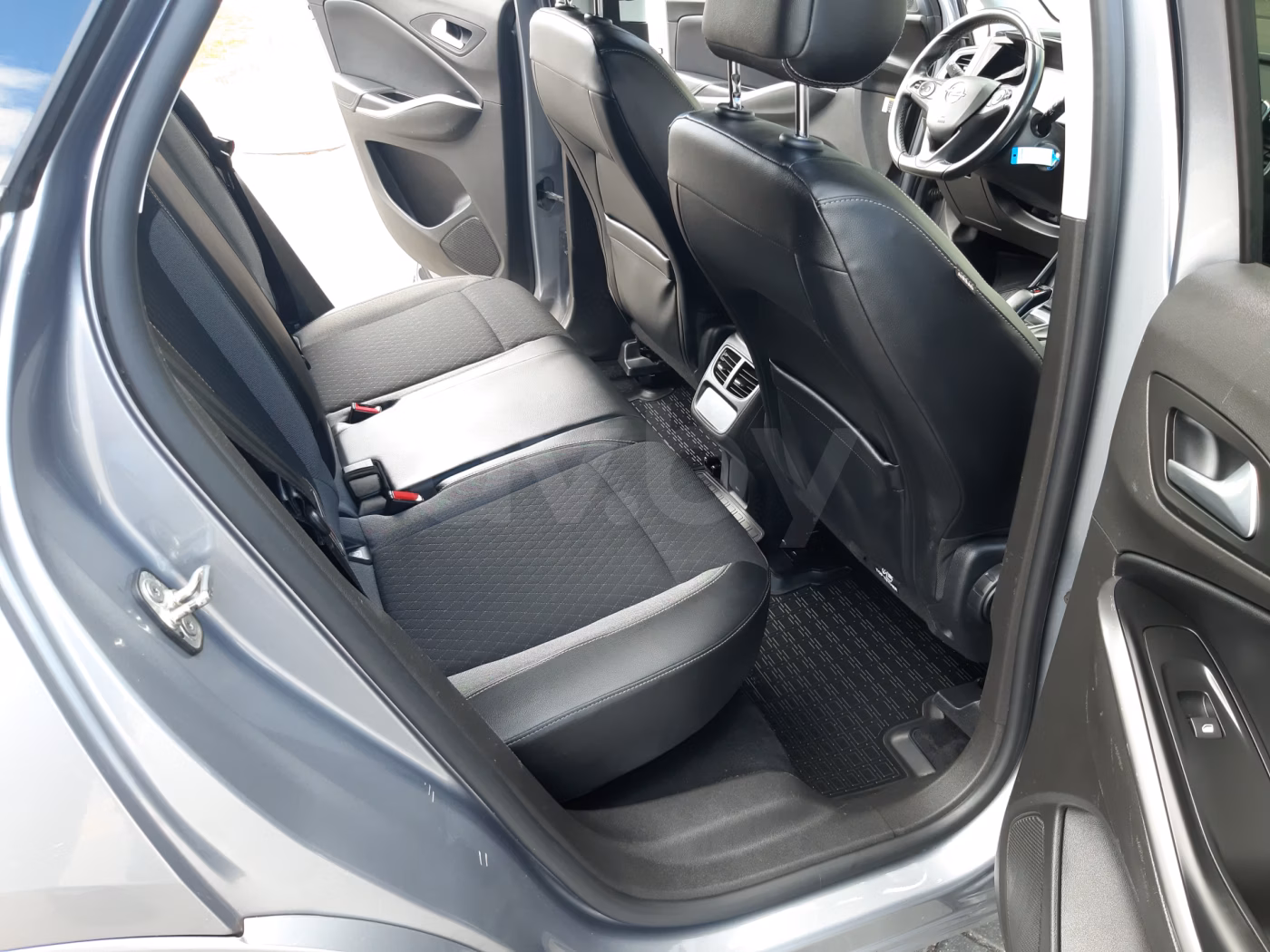 Opel Grandland X фото 17