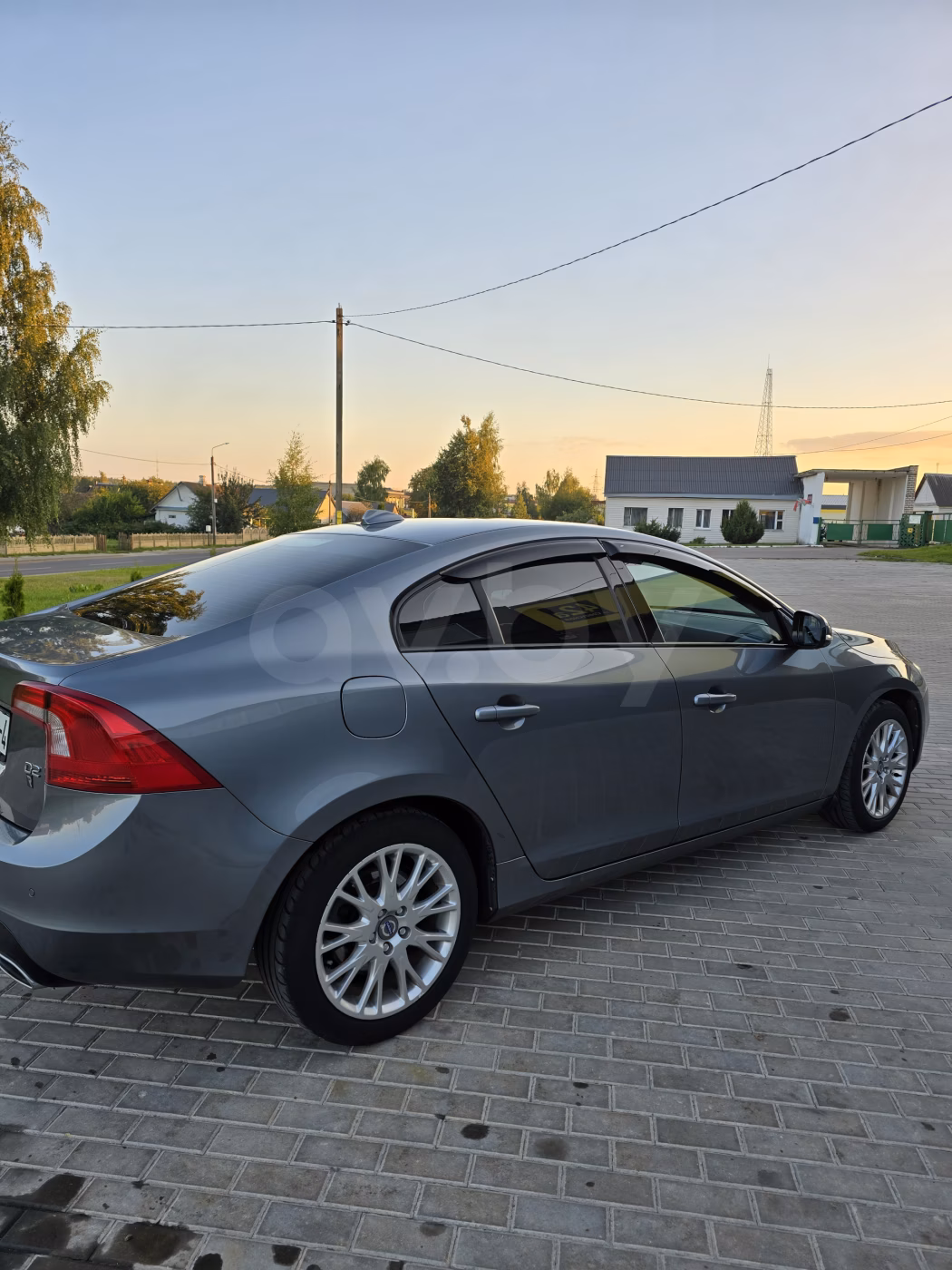 Volvo S60 фото 2