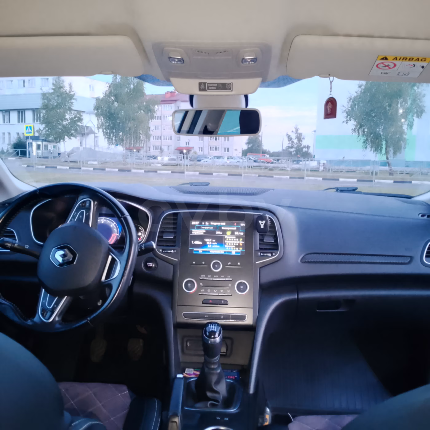 Renault Megane фото 8