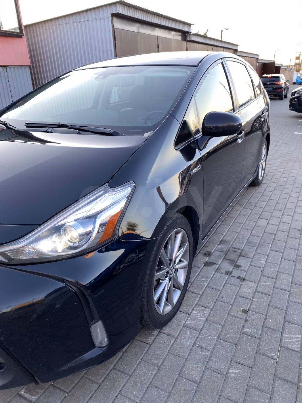 Toyota Prius V(+) фото 6