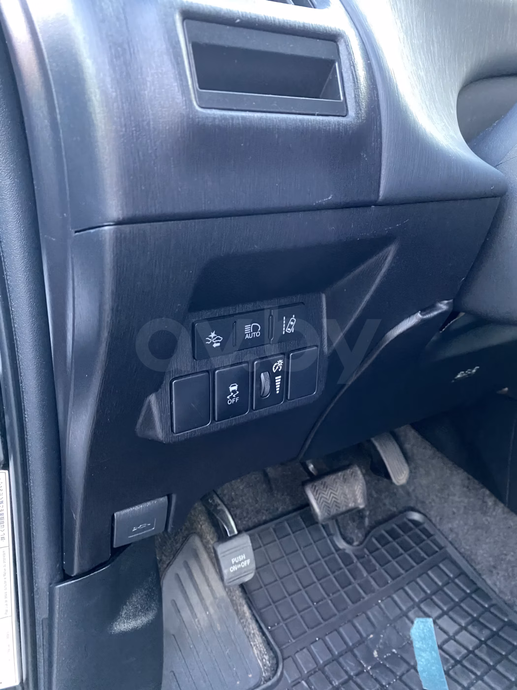 Toyota Prius V(+) фото 7