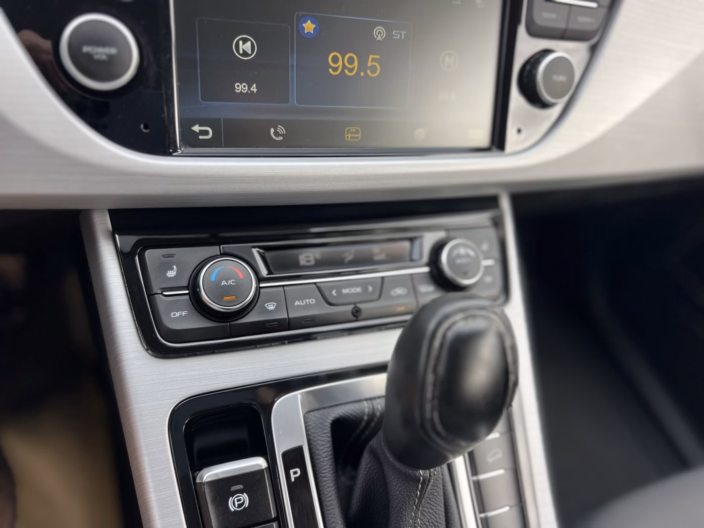 Geely Atlas фото 5
