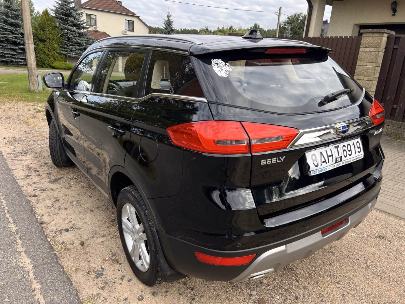 Geely Atlas фото 16