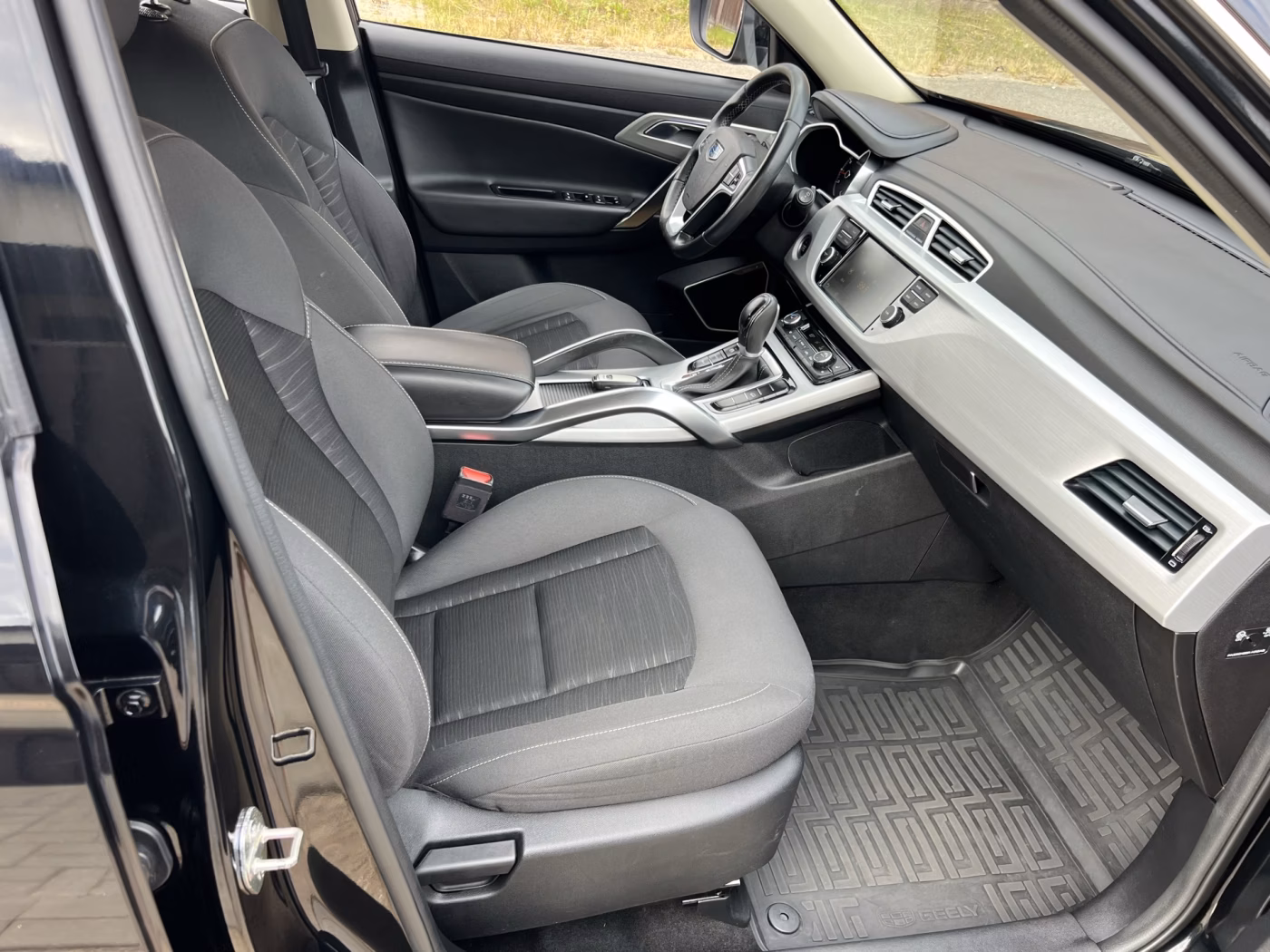 Geely Atlas фото 26