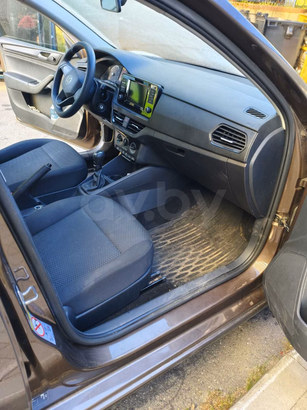 Volkswagen Polo Sedan фото 8