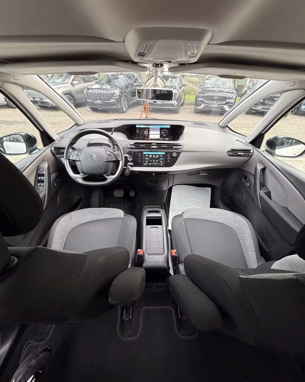 Citroen C4 Grand Spacetourer фото 9